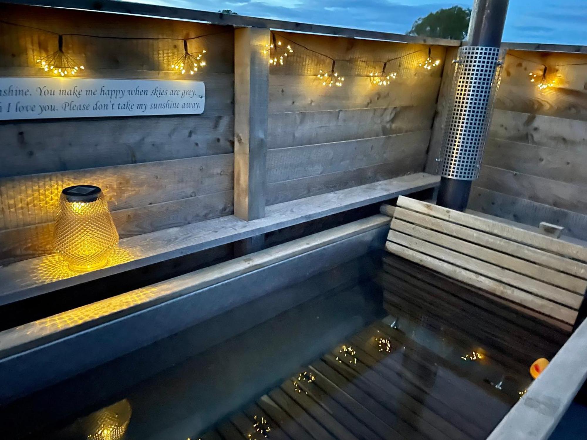 מלון Rhuddlan Abbey Farm Luxury Glamping מראה חיצוני תמונה